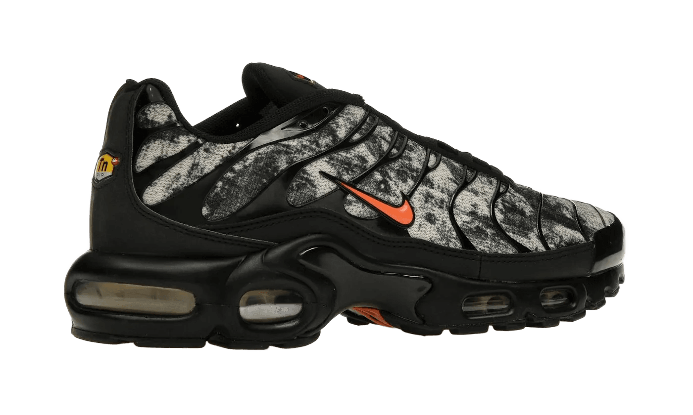 Air Max Plus Camo Black Safety Orange - FV6913-001